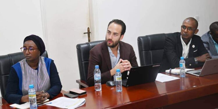 𝐕𝐢𝐬𝐢𝐭𝐞 𝐝’𝐮𝐧𝐞 𝐌𝐢𝐬s𝐢𝐨𝐧 𝐝𝐮 𝐅𝐨𝐧𝐝𝐬 𝐌𝐨𝐧𝐞́𝐭𝐚𝐢𝐫𝐞 𝐈𝐧𝐭𝐞𝐫𝐧𝐚𝐭𝐢𝐨𝐧𝐚𝐥 (𝐅𝐌𝐈) |