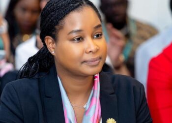 𝗖𝗼𝗹𝗼𝗺𝗯𝗶𝗲 𝗖𝗢𝗣𝟭𝟲 : 𝗟𝗮 𝗠𝗶𝗻𝗶𝘀𝘁𝗿𝗲 𝗱𝗲 𝗹’𝗘𝗻𝘃𝗶𝗿𝗼𝗻𝗻𝗲𝗺𝗲𝗻𝘁 𝗲𝘁 𝗱𝘂 𝗗𝗲́𝘃𝗲𝗹𝗼𝗽𝗽𝗲𝗺𝗲𝗻𝘁 𝗗𝘂𝗿𝗮𝗯𝗹𝗲 𝗲́𝘁𝗮𝗯𝗹𝗶𝘁 𝗱𝗲𝘀 𝗽𝗮𝗿𝘁𝗲𝗻𝗮𝗿𝗶𝗮𝘁𝘀 𝗯𝗲́𝗻𝗲́𝗳𝗶𝗾𝘂𝗲𝘀 𝗽𝗼𝘂𝗿 𝗹𝗮 𝗰𝗼𝗻𝘀𝗲𝗿𝘃𝗮𝘁𝗶o𝗻 𝗱𝗲 𝗹𝗮 𝗯𝗶𝗼𝗱𝗶𝘃𝗲𝗿𝘀𝗶𝘁𝗲́ 𝗲𝗻 𝗚𝘂𝗶𝗻𝗲́𝗲.