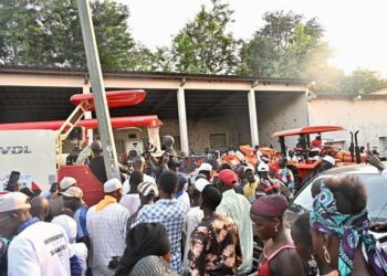 𝐑𝐞𝐦𝐢𝐬𝐞 𝐨𝐟𝐟𝐢𝐜𝐢𝐞𝐥𝐥𝐞 𝐝’𝐞́𝐪𝐮𝐢𝐩𝐞𝐦𝐞𝐧𝐭𝐬 𝐚𝐠𝐫𝐢𝐜𝐨𝐥𝐞𝐬 𝐚𝐮𝐱 𝐠𝐫𝐨𝐮𝐩𝐞𝐦𝐞𝐧𝐭𝐬 𝐝𝐞 𝐟𝐞𝐦𝐦𝐞𝐬 𝐝𝐚𝐧𝐬 𝐥𝐚 𝐩𝐫𝐞́𝐟𝐞𝐜𝐭𝐮𝐫𝐞 𝐝𝐞 𝐁𝐨𝐟𝐟𝐚 𝐩𝐚𝐫 𝐥𝐞 𝐏𝐫𝐨𝐣𝐞𝐭 𝐝𝐞 𝐃𝐞́𝐯𝐞𝐥𝐨𝐩𝐩𝐞𝐦𝐞𝐧𝐭 𝐝𝐞 𝐥𝐚 𝐂𝐡𝐚𝐢̂𝐧𝐞 𝐝𝐞 𝐕𝐚𝐥𝐞𝐮𝐫 𝐑𝐢𝐳 (𝐏𝐃𝐕𝐂𝐑)