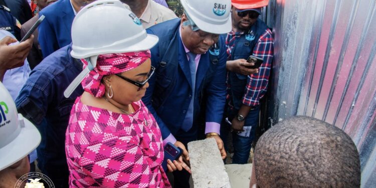 Le Ministre Fassou Théa lance les travaux de rénovation du Centre frigorifique du marché à poisson de Kénien