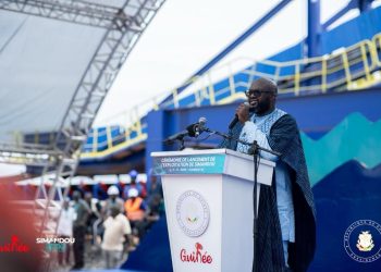 Honneurs : le ministre secrétaire Général de la Présidence, le Général Amara CAMARA et le ministre Directeur de cabinet de la Présidence M. Djiba DIAKITÉ, distingués par Son Excellence Monsieur le Président de la République, Mamadi DOUMBOUYA